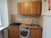 Satılır 1 otaqlı köhnə tikili 40 m², İnşaatçılar m., photo 3 from 8