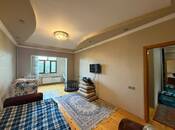 Satılır 2 otaqlı köhnə tikili 65 m², Xalqlar Dostluğu m., photo 1 from 8