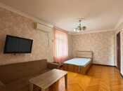 Satılır 1 otaqlı köhnə tikili 35 m², Nizami m., photo 1 from 5