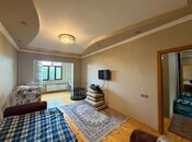 Satılır 2 otaqlı köhnə tikili 65 m², Xalqlar Dostluğu m., photo 1 from 8