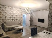 Сдаётся 3-комн. новостройка 70 м², м. Кара Караев, photo 1 from 8