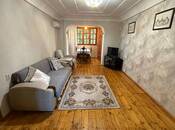 Продаётся 3-комн. вторичка 60 м², м. Иншаатчылар, photo 1 from 6