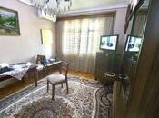 Продаётся 2-комн. вторичка 42 м², м. Элмляр Академиясы, photo 2 from 8