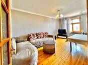 Satılır 3 otaqlı köhnə tikili 80 m², Qara Qarayev m., photo 2 from 8