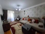 Satılır 2 otaqlı köhnə tikili 55 m², Qara Qarayev m., photo 1 from 8