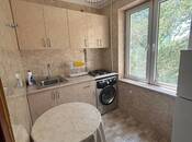 Satılır 3 otaqlı köhnə tikili 63 m², Qara Qarayev m., photo 5 from 8
