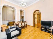 Продаётся 3-комн. новостройка 135 м², м. Низами, photo 1 from 8