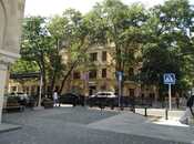 Satılır 3 otaqlı köhnə tikili 105 m², Sahil m., photo 1 from 8