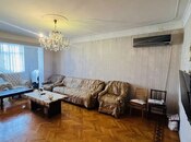 Satılır 3 otaqlı köhnə tikili 100 m², 8 Noyabr m., photo 2 from 8