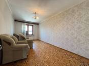 Satılır 2 otaqlı köhnə tikili 60 m², Qara Qarayev m., photo 1 from 8
