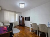 Satılır 2 otaqlı köhnə tikili 48 m², İnşaatçılar m., photo 1 from 8