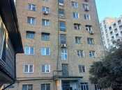 Satılır 3 otaqlı köhnə tikili 80 m², İnşaatçılar m., photo 1 from 8