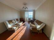 Продаётся 2-комн. вторичка 50 м², м. Кара Караев, photo 1 from 8