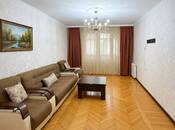 Продаётся 3-комн. вторичка 80 м², м. Элмляр Академиясы, photo 1 from 8