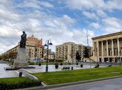 Продаётся 3-комн. вторичка 75 м², м. Низами, photo 1 from 8