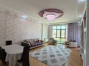 Сдаётся 3-комн. новостройка 135 м², м. Низами, photo 1 from 8