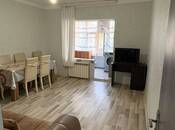 Продаётся 3-комн. вторичка 60 м², photo 1 from 8