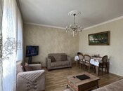 Продаётся 3-комн. вторичка 70 м², м. Низами, photo 2 from 6