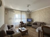 Продаётся 3-комн. вторичка 70 м², м. Низами, photo 1 from 6
