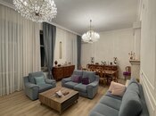 Satılır 4 otaqlı köhnə tikili 140 m², Sahil m., photo 1 from 8