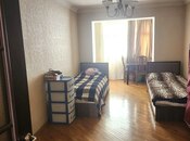 Satılır 3 otaqlı köhnə tikili 70 m², Gənclik m., photo 1 from 7