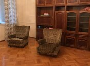 Satılır 3 otaqlı köhnə tikili 106 m², Sahil m., photo 1 from 8