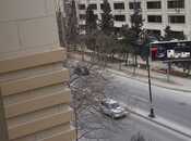 Продаётся 3-комн. вторичка 75 м², м. Элмляр Академиясы, photo 2 from 8