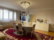 Satılır 4 otaqlı köhnə tikili 116 m², 8 Noyabr m., photo 1 from 8