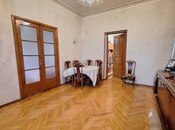 Satılır 3 otaqlı köhnə tikili 70 m², 28 May m., photo 2 from 8