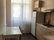 Сдаётся 2-комн. вторичка 65 м², м. Иншаатчылар, photo 3 from 8