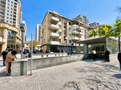 Satılır 3 otaqlı köhnə tikili 80 m², Qara Qarayev m., photo 2 from 8