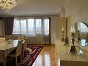 Satılır 4 otaqlı köhnə tikili 120 m², 8 Noyabr m., photo 2 from 8