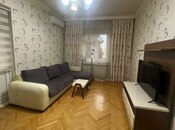 Satılır 2 otaqlı köhnə tikili 65 m², Koroğlu m., photo 1 from 8