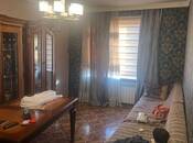 Продаётся 2-комн. вторичка 60 м², м. Кара Караев, photo 1 from 7