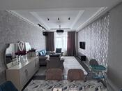 Продаётся 2-комн. новостройка 79 м², м. Кара Караев, photo 1 from 8