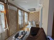 Satılır 2 otaqlı köhnə tikili 79 m², Elmlər Akademiyası m., photo 1 from 8