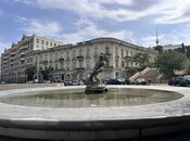 Продаётся 3-комн. вторичка 100 м², м. Ичеришехер, photo 1 from 8