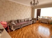 Продаётся 3-комн. вторичка 80 м², м. Кара Караев, photo 1 from 8