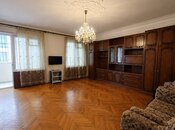 Satılır 4 otaqlı köhnə tikili 110 m², Gənclik m., photo 1 from 8