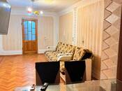 Сдаётся 3-комн. вторичка 70 м², м. Нефтчиляр, photo 1 from 8
