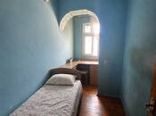 Satılır 3 otaqlı köhnə tikili 67 m², Qara Qarayev m., photo 2 from 8