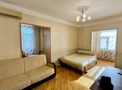 Satılır 1 otaqlı köhnə tikili 45 m², Xalqlar Dostluğu m., photo 2 from 8