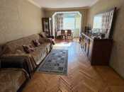 Satılır 3 otaqlı köhnə tikili 62 m², Elmlər Akademiyası m., photo 1 from 8