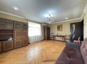 Satılır 2 otaqlı köhnə tikili 55 m², İnşaatçılar m., photo 1 from 8