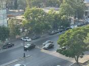 Satılır 2 otaqlı köhnə tikili 55 m², İnşaatçılar m., photo 2 from 8