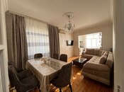 Продаётся 2-комн. вторичка 40 м², м. Ази Асланов, photo 1 from 8
