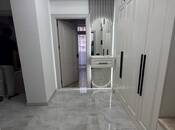 Продаётся 3-комн. новостройка 63 м², м. Кара Караев, photo 1 from 8