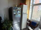Продаётся 2-комн. вторичка 40 м², м. Ази Асланов, photo 4 from 8