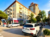 Продаётся 3-комн. вторичка 85 м², м. Кара Караев, photo 2 from 8