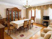 Продаётся 3-комн. вторичка 135 м², м. Кара Караев, photo 1 from 8